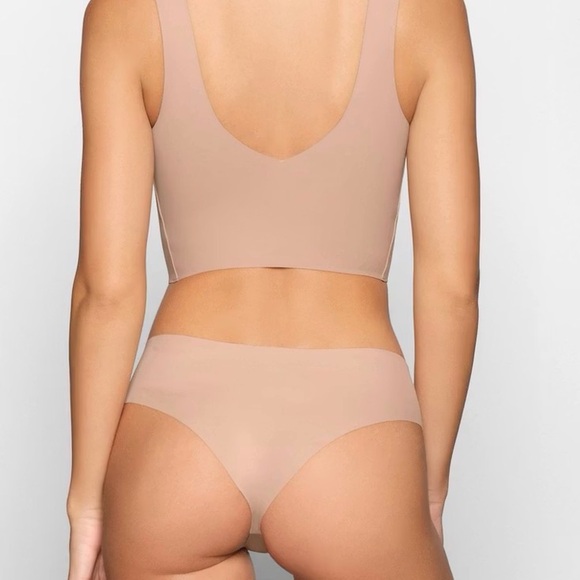 Skims  PLUNGE LONGLINE BRALETTE - Picture 2 of 5